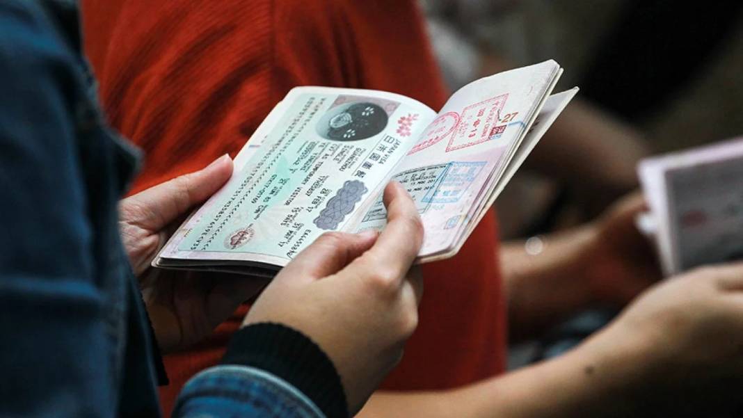 Vize krizi sürüyor: Başvurular neden uzun sürüyor, kaç kişiye vize veriliyor, yeşil pasaportlar nasıl etkiliyor? 4